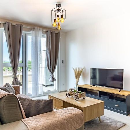 85 Geneve Confortable T2 Avec Parking Prive Annecy Exterior foto